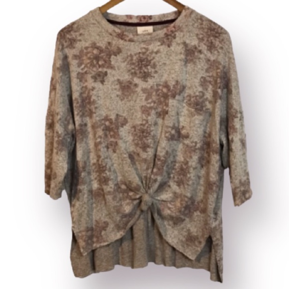 KNOX ROSE SOFT Flowy Floral Top. 3/4 Sleeves. Rayon/Polyester/Spandex